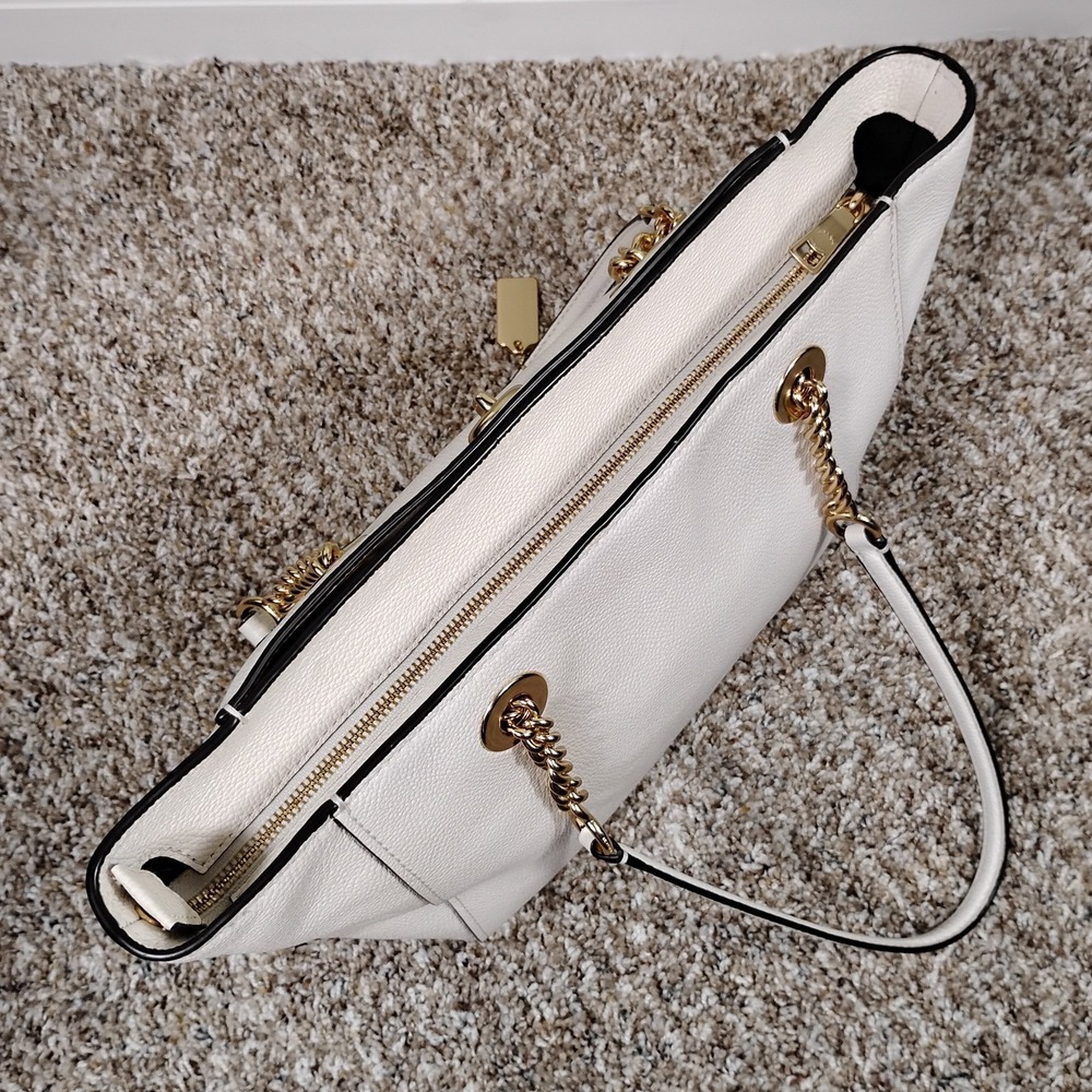 Authentic Coach 57107 Turnlock Chain Tote Chalk Pebbled Leather Shoulder Bag - Picture 4 of 16